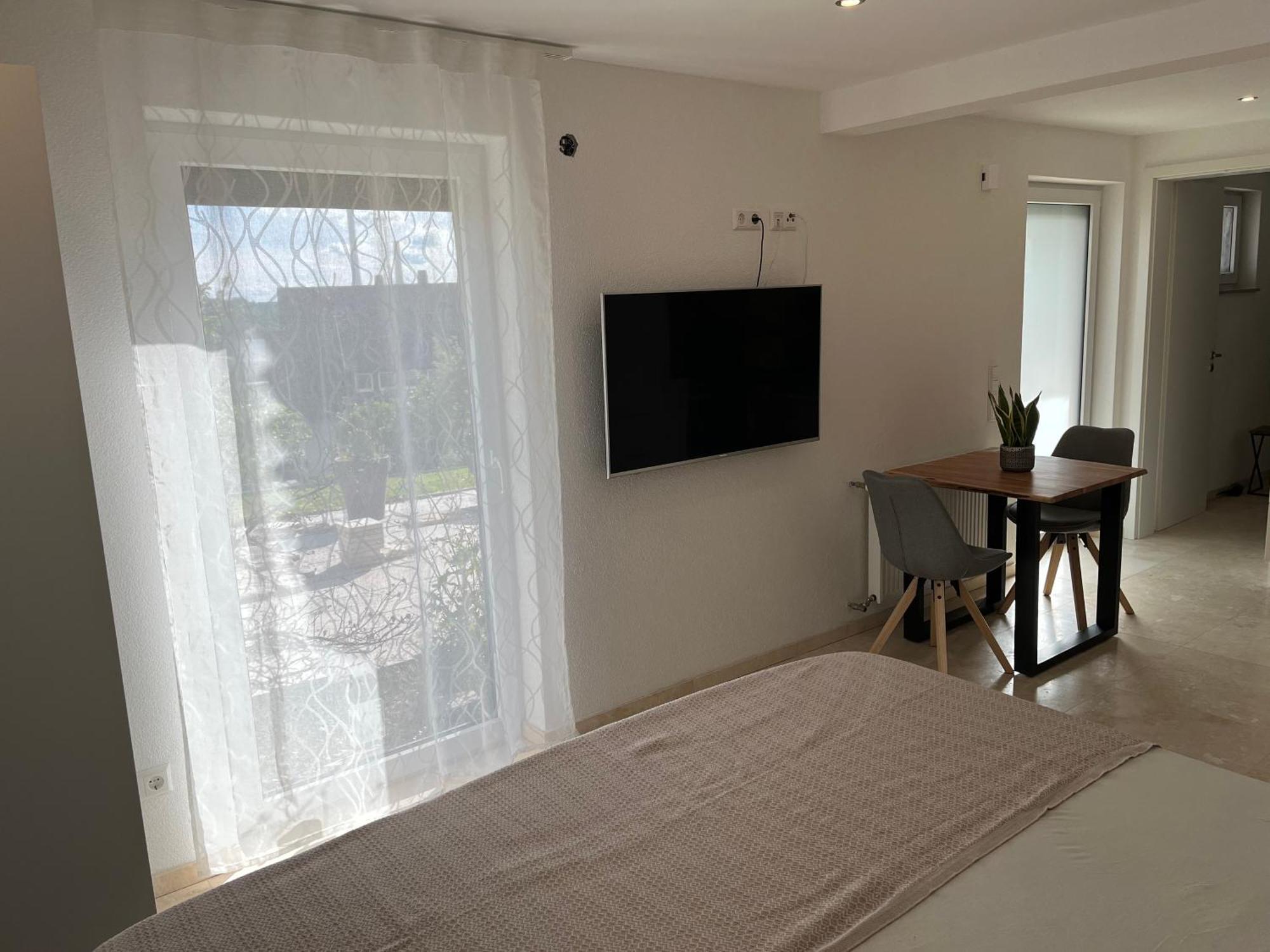 Apartment 1-zimmer In *